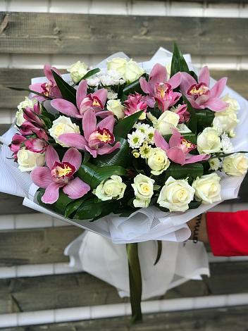 Букет цветов из: Розы и Хризантемы в Калиновке