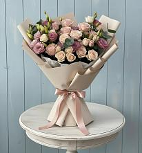 Букет цветов из:  Розы и Лизиантусы в Калиновке