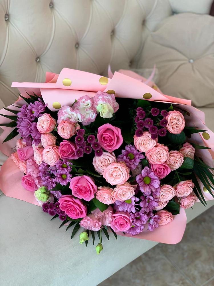 Букет цветов из: Хризантемы, Розы и Лизиантусы в Калиновке