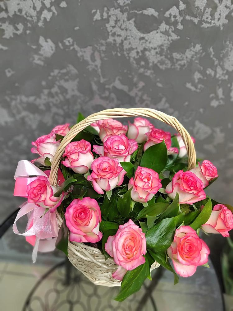 Цветочная композиция из Розы в корзине в Калиновке