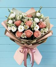 Букет цветов из:  Розы, Альстромерии и Лизиантусы в Калиновке