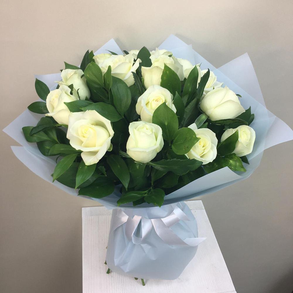 Букет 15 Белых роз Проуд в Калиновке