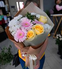Букет цветов из:  Герберы, Розы и Хризантемы в Калиновке