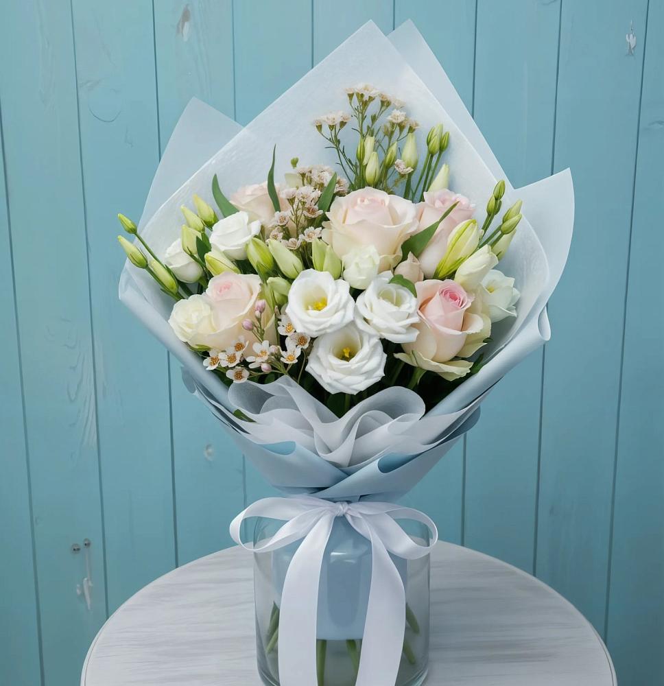 Букет цветов из: Розы и Лизиантусы в Калиновке