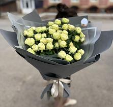 Букет Белые кустовые розы Солинеро в Калиновке