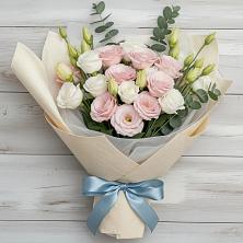 Букет цветов из:  Лизиантусы в Калиновке