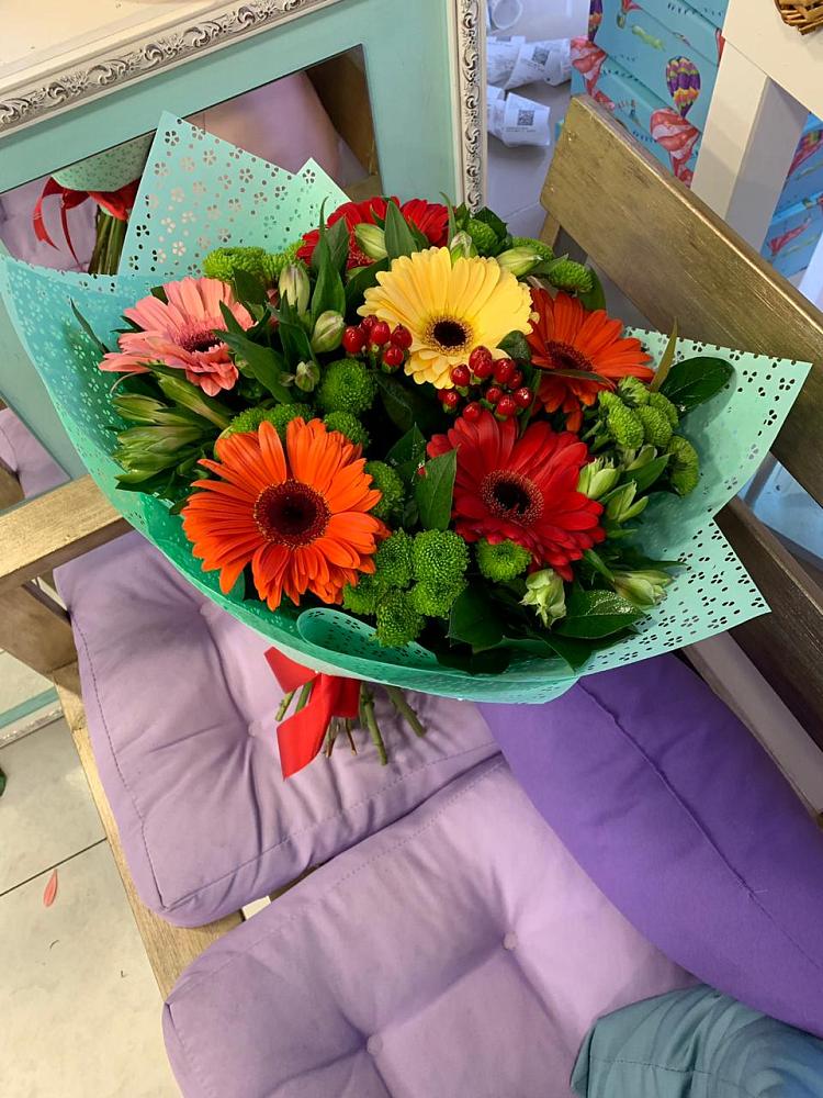 Букет цветов из: Герберы, Хризантемы и Альстромерии в Калиновке