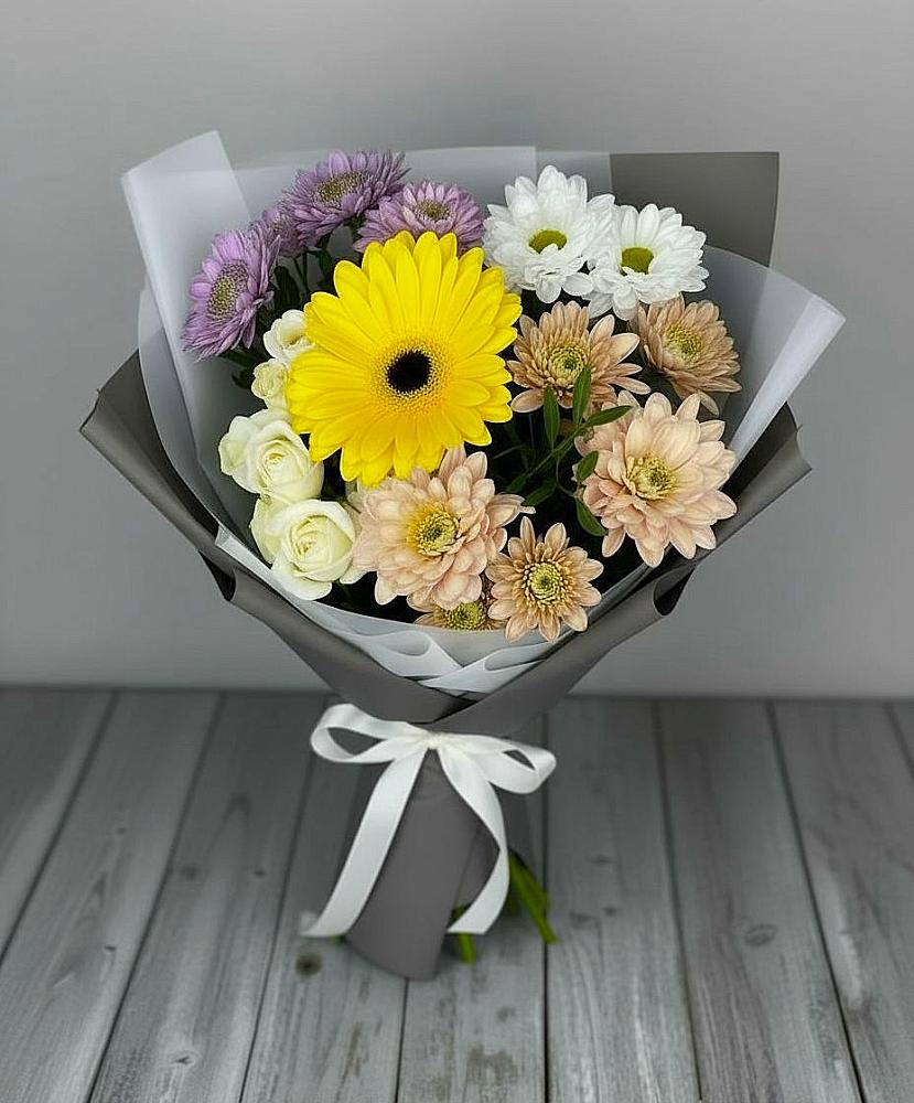 Букет цветов из: Розы, Герберы и Хризантемы в Калиновке