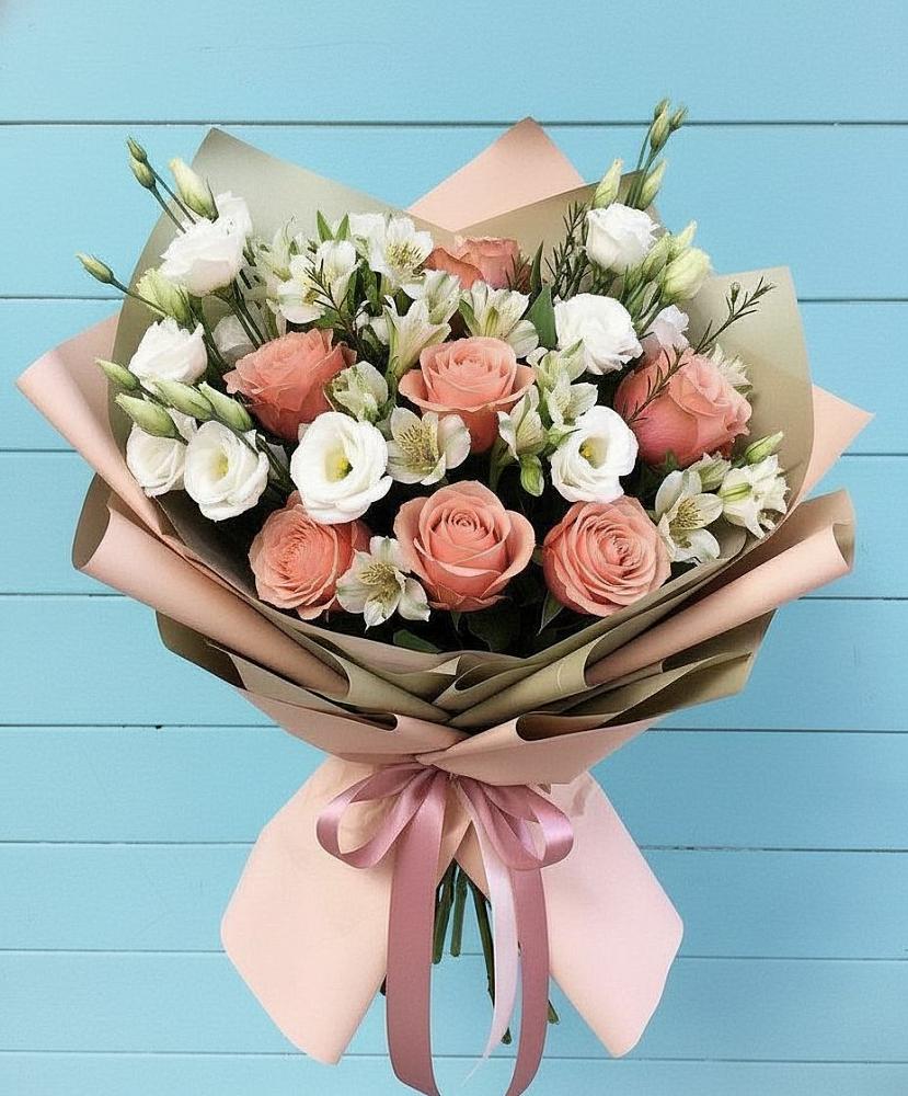 Букет цветов из: Розы, Альстромерии и Лизиантусы в Калиновке