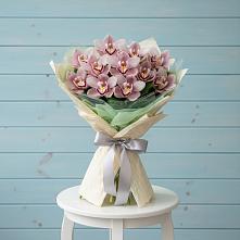 Букет цветов из:  Орхидеи и Розы в Калиновке