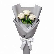 Букет 3 белые розы в Калиновке