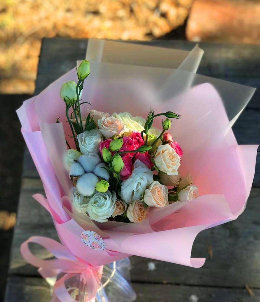 Букет цветов из: Розы и Лизиантусы в Калиновке