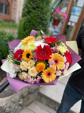 Букет цветов из: Герберы, Ромашки, Хризантемы, Розы и Подсолнухи в Калиновке
