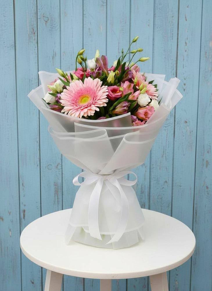 Букет цветов из: Герберы, Альстромерии и Лизиантусы в Калиновке