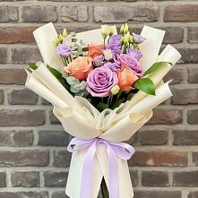 Букет цветов из:  Лизиантусы и Розы в Калиновке