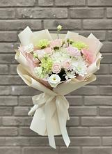 Букет цветов из:  Гвоздики, Розы, Лизиантусы и Хризантемы #REPLACE_PRED# Калиновке