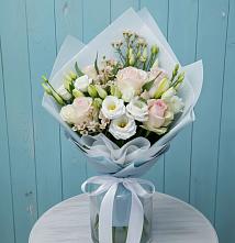 Букет цветов из:  Розы и Лизиантусы в Калиновке