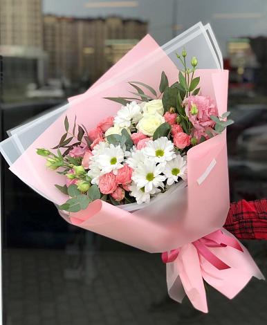 Букет цветов из: Розы, Лизиантусы и Хризантемы в Калиновке