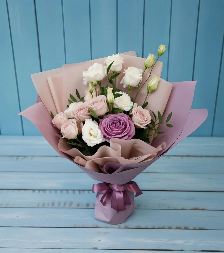 Букет цветов из: Розы и Лизиантусы в Калиновке